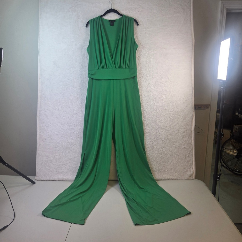 Alloy Apparel Green Wide Leg Jumpsuit Sleeveless Surplice V-Neck Stretch Large